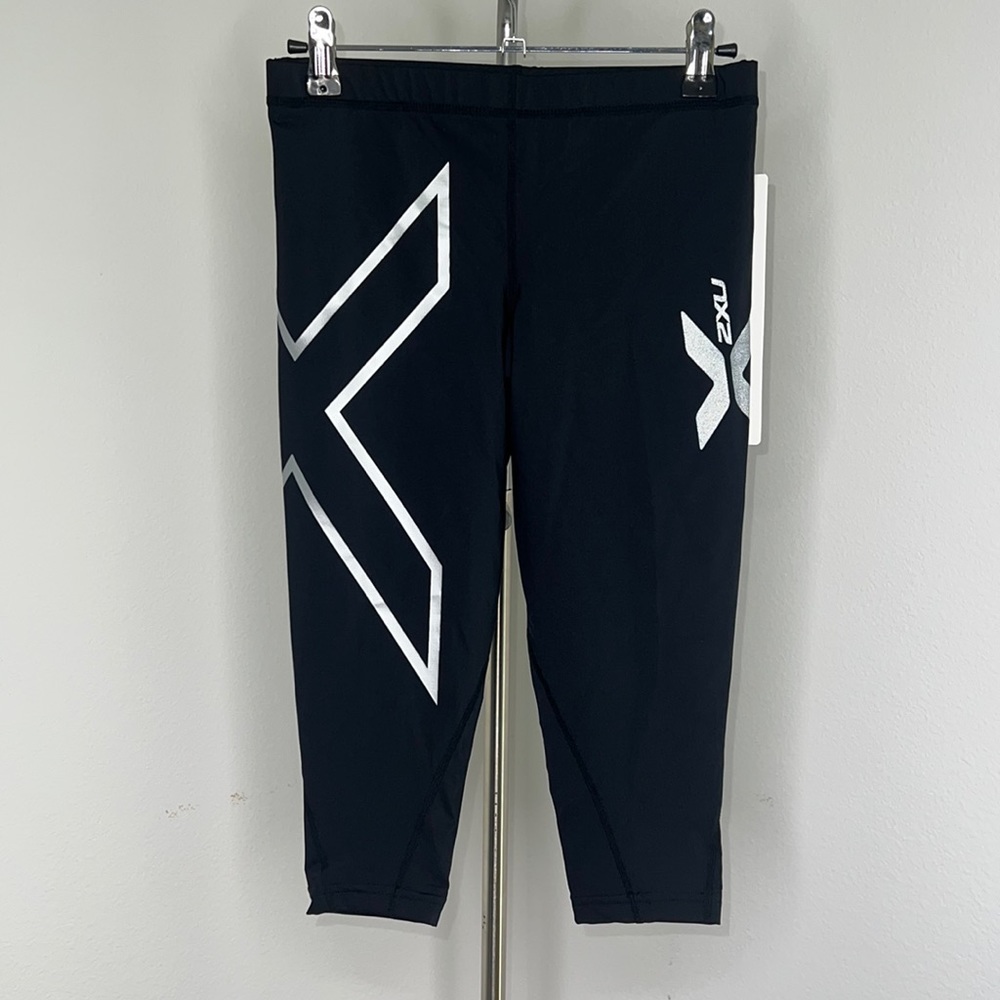 🔹 2XU 3/4 Compression Tights